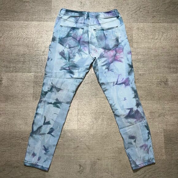 No Boundaries Tie Dyed Upcycled Cuffed Cropped Stretch Jeans Junior’s 9 - Picture 6 of 10